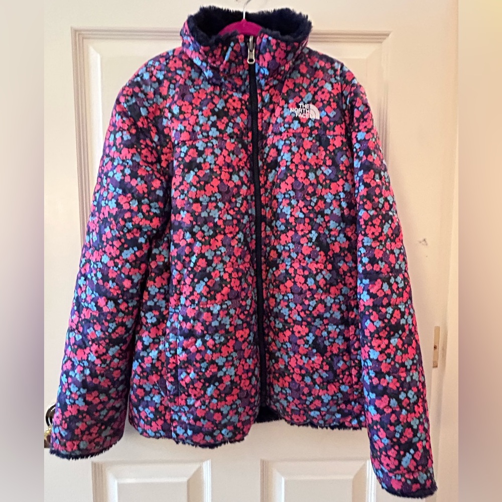 The North Face girls reversible Mossbud Swirl jacket, used size XL  (18)